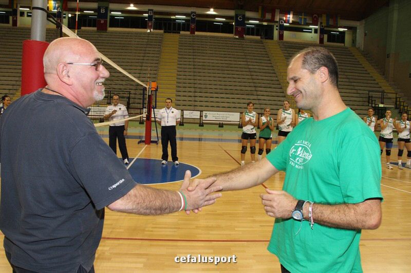 111030 volley 049_tn.jpg